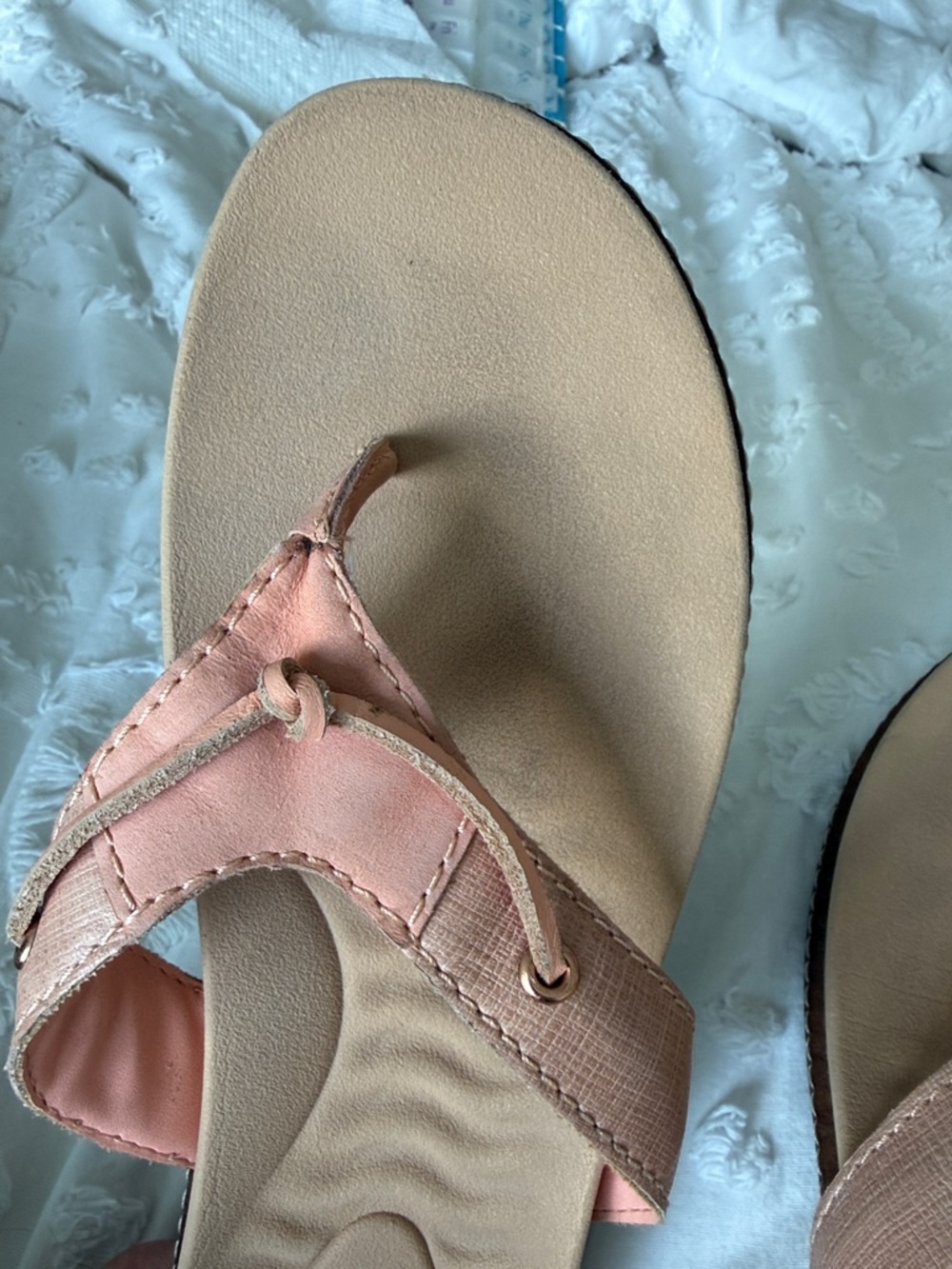 Women’s Peach Leather Thong Sandals - Comfortable Slip-On - Picture 8 of 8